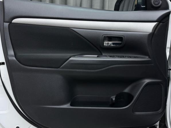 Mitsubishi Outlander III Рестайлинг 2 с пробегом 2016 года, цена 1 699 000 рублей, 185000 км, внедорожник, Автокод Объявления