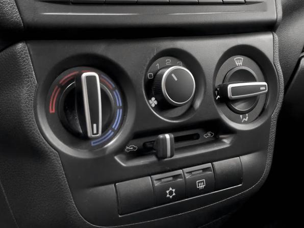 Lada (ВАЗ) Granta I Рестайлинг с пробегом 2024 года, цена 900 000 рублей, 49108 км, седан, Автокод Объявления