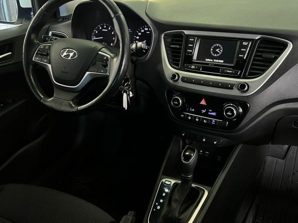 Hyundai Solaris I Рестайлинг с пробегом 2017 года, цена 1 248 000 рублей, 148500 км, седан, Автокод Объявления