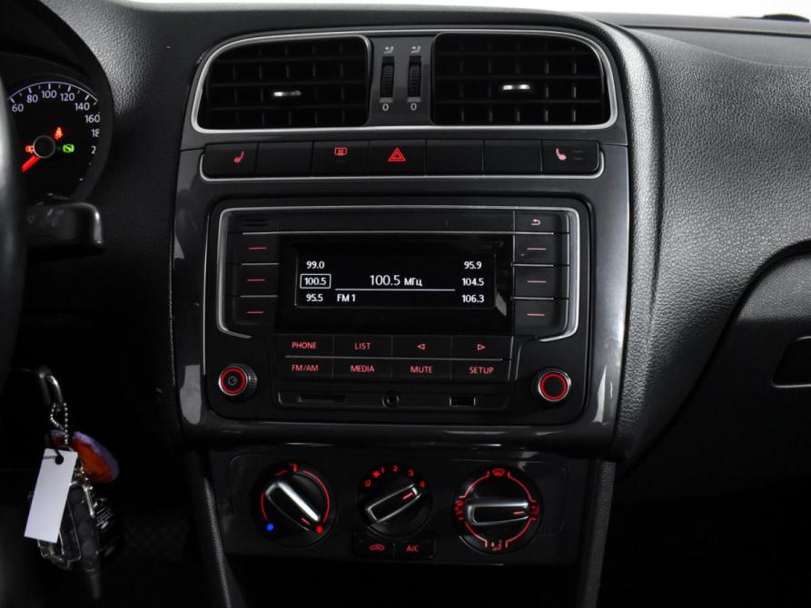 Volkswagen Polo V Рестайлинг Санкт-Петербург  - изображение 18