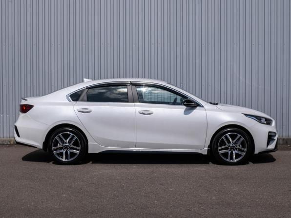 Kia Cerato IV с пробегом 2021 года, цена 2 399 000 рублей, 41993 км, седан, Автокод Объявления