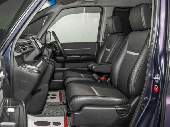 Honda Stepwgn V с пробегом 2016 года, цена 1 750 500 рублей, 151105 км, минивэн, Автокод Объявления