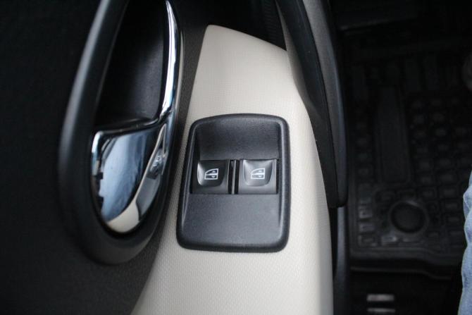 Renault Logan II с пробегом 2015 года, цена 849 000 рублей, 152674 км, седан, Автокод Объявления