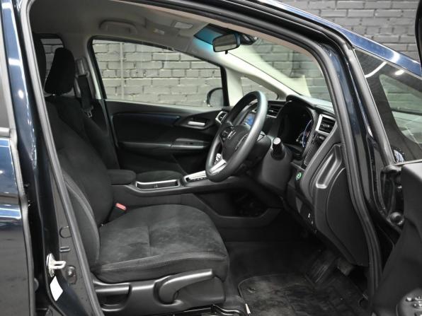 Honda Shuttle II с пробегом 2018 года, цена 1 615 000 рублей, 66648 км, универсал, Автокод Объявления