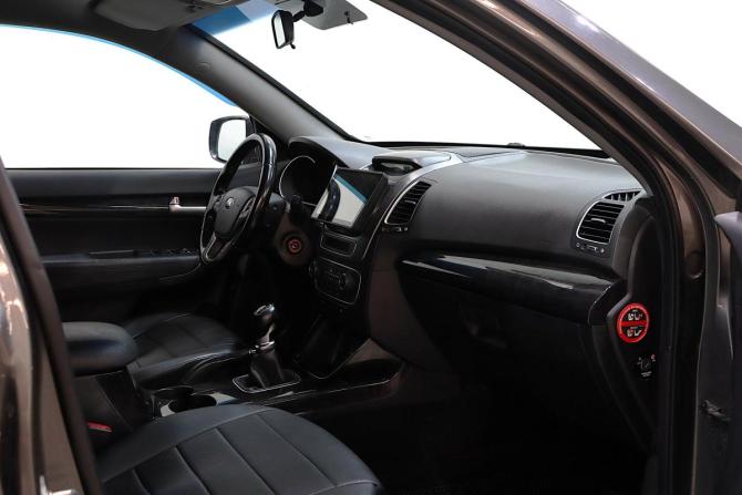 Kia Sorento II Рестайлинг с пробегом 2018 года, цена 1 820 000 рублей, 175000 км, внедорожник, Автокод Объявления