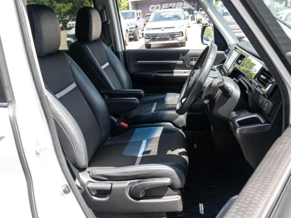 Honda Stepwgn V Рестайлинг с пробегом 2019 года, цена 2 625 000 рублей, 116033 км, минивэн, Автокод Объявления