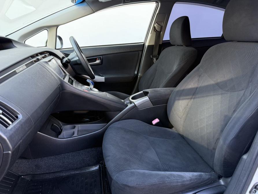 Toyota Prius III Рестайлинг (XW30) Москва  - изображение 10