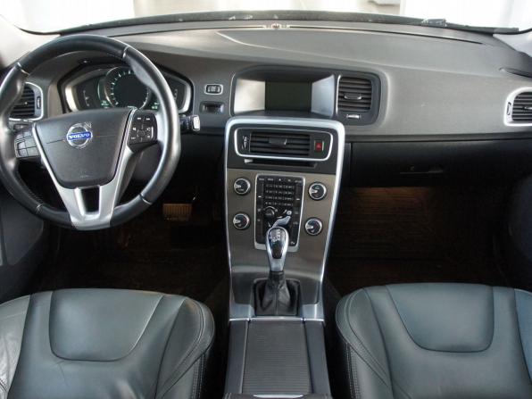 Volvo S60 II Рестайлинг с пробегом 2014 года, цена 1 490 000 рублей, 214000 км, седан, Автокод Объявления