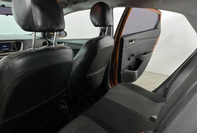 Hyundai Solaris II с пробегом 2018 года, цена 1 270 000 рублей, 68407 км, седан, Автокод Объявления