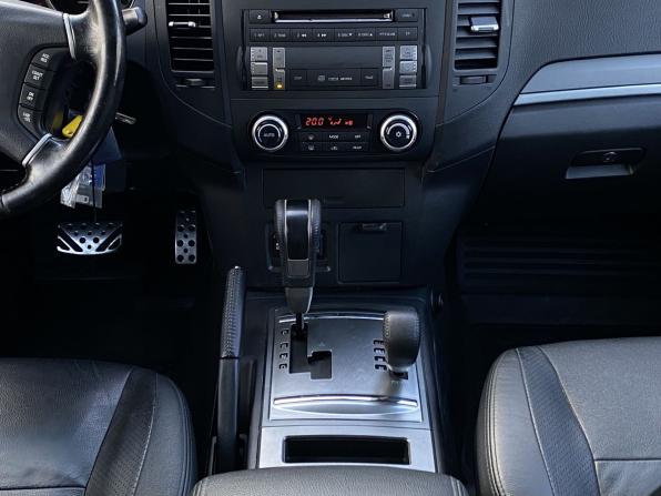 Mitsubishi Pajero IV Рестайлинг 1 с пробегом 2013 года, цена 1 899 000 рублей, 261000 км, внедорожник, Автокод Объявления