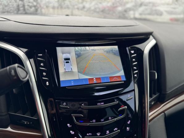 Cadillac Escalade IV с пробегом 2020 года, цена 4 300 000 рублей, 180366 км, внедорожник, Автокод Объявления