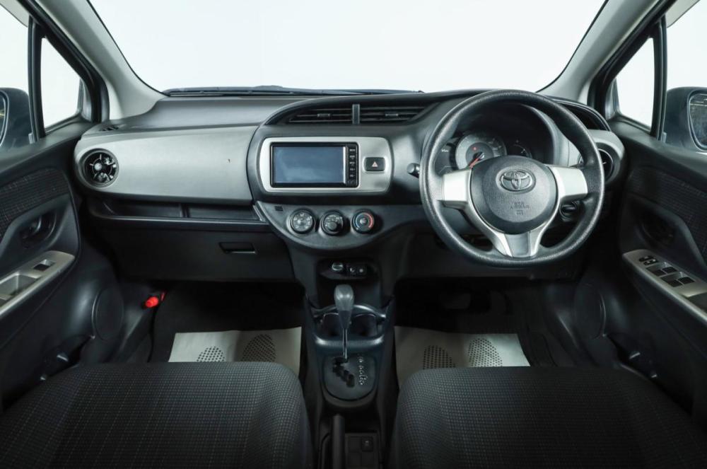 Toyota Vitz III (XP130) Рестайлинг Новосибирск  - изображение 9