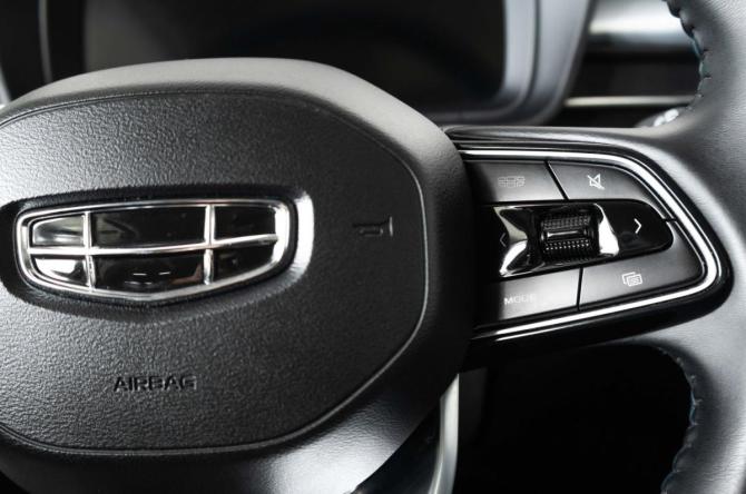 Geely Jiaji I Рестайлинг с пробегом 2024 года, цена 2 559 000 рублей, 52365 км, минивэн, Автокод Объявления