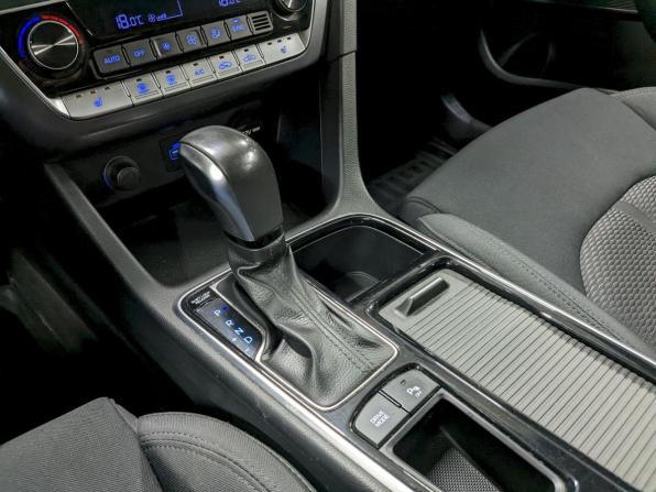 Hyundai Sonata VII (LF) Рестайлинг с пробегом 2018 года, цена 1 490 000 рублей, 170172 км, седан, Автокод Объявления