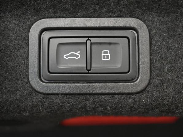 Audi A6 V (C8) Рестайлинг с пробегом 2024 года, цена 6 890 000 рублей, 32800 км, седан, Автокод Объявления
