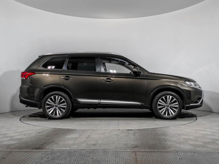 Mitsubishi Outlander III Рестайлинг 3 Санкт-Петербург  - изображение 4