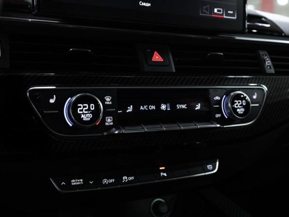 Audi A4 V (B9) Рестайлинг с пробегом 2020 года, цена 3 429 700 рублей, 104230 км, седан, Автокод Объявления