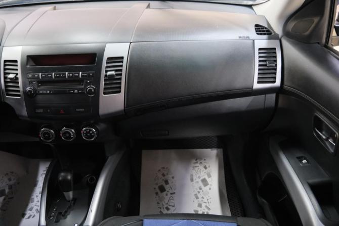 Mitsubishi Outlander II Рестайлинг с пробегом 2011 года, цена 1 359 000 рублей, 200000 км, внедорожник, Автокод Объявления