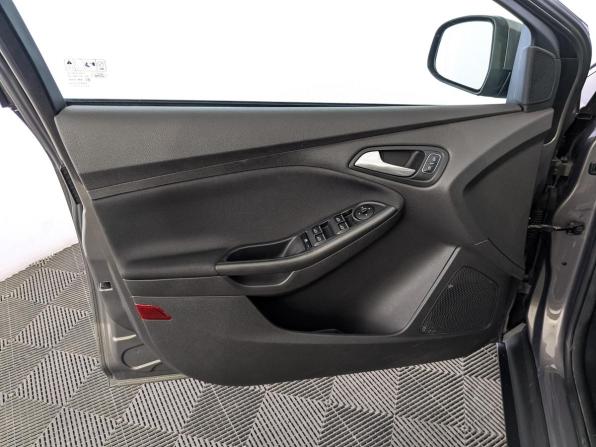 Ford Focus III Рестайлинг с пробегом 2015 года, цена 1 115 000 рублей, 59527 км, седан, Автокод Объявления