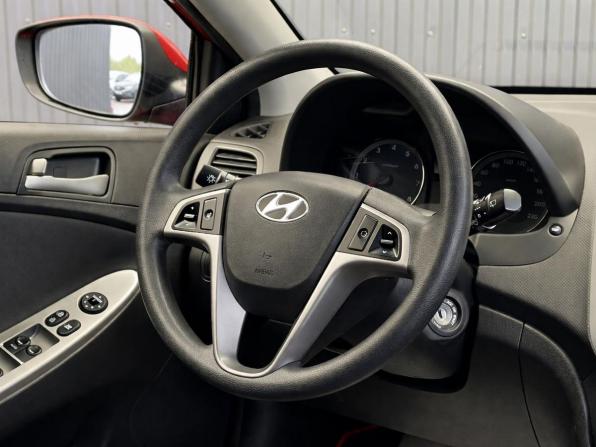 Hyundai Solaris I Рестайлинг с пробегом 2016 года, цена 997 000 рублей, 100433 км, хэтчбек, Автокод Объявления
