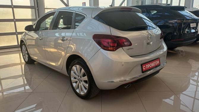 Opel Astra J Рестайлинг с пробегом 2013 года, цена 613 000 рублей, 283000 км, хэтчбек, Автокод Объявления