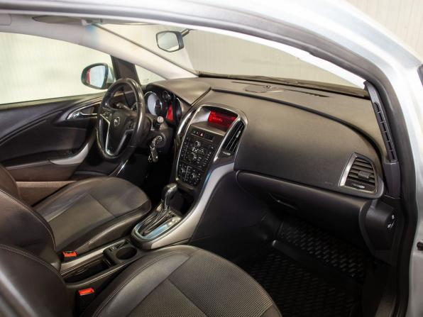 Opel Astra J с пробегом 2011 года, цена 795 000 рублей, 161884 км, хэтчбек, Автокод Объявления