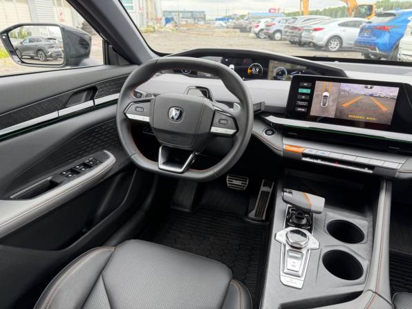 Changan UNI-V I с пробегом 2023 года, цена 2 165 000 рублей, 39100 км, лифтбек, Автокод Объявления