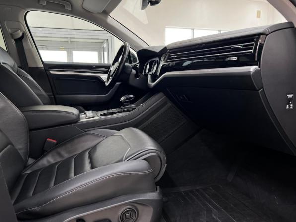 Volkswagen Touareg III с пробегом 2018 года, цена 4 140 000 рублей, 141000 км, внедорожник, Автокод Объявления