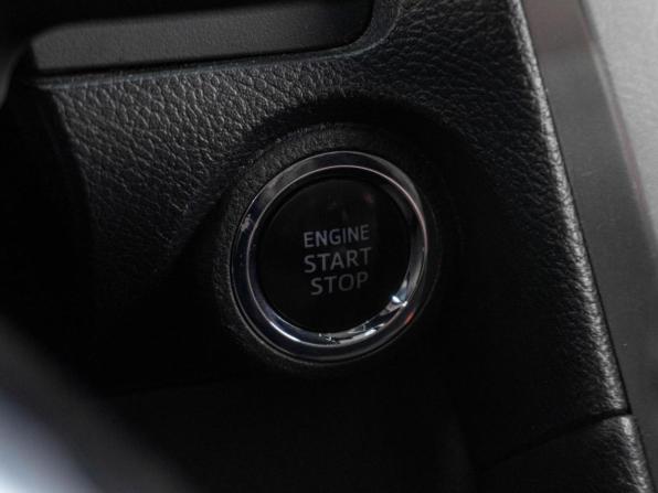 Toyota Camry VII (XV50) Рестайлинг с пробегом 2015 года, цена 2 219 000 рублей, 187444 км, седан, Автокод Объявления