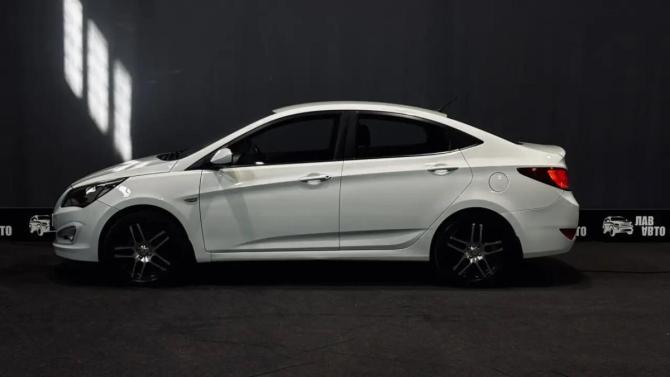Hyundai Solaris I Рестайлинг с пробегом 2015 года, цена 903 000 рублей, 128000 км, седан, Автокод Объявления