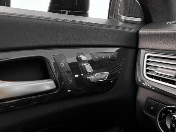 Mercedes-Benz CLS II (C218) Рестайлинг с пробегом 2015 года, цена 2 549 900 рублей, 267571 км, седан, Автокод Объявления
