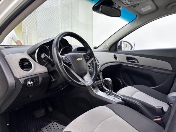 Chevrolet Cruze I с пробегом 2012 года, цена 655 000 рублей, 269102 км, седан, Автокод Объявления