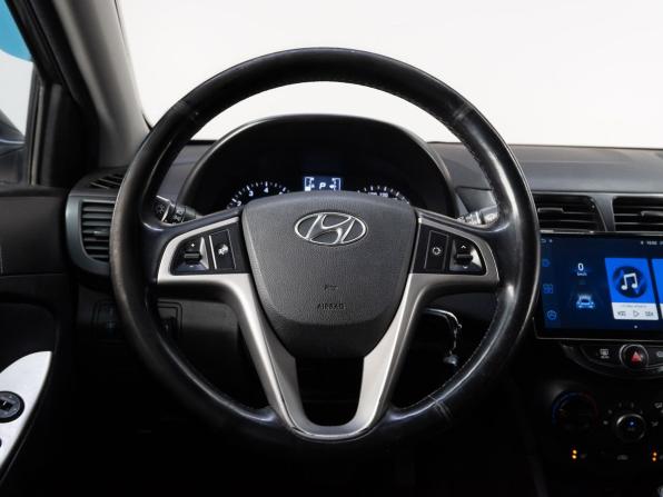 Hyundai Solaris I Рестайлинг с пробегом 2015 года, цена 860 000 рублей, 211000 км, седан, Автокод Объявления
