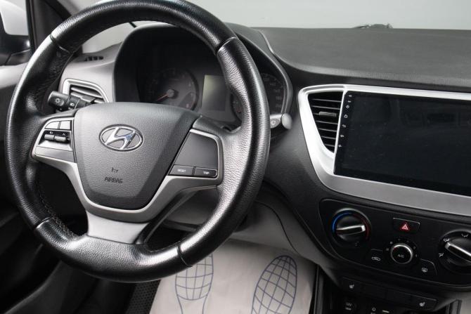 Hyundai Solaris II с пробегом 2017 года, цена 1 259 000 рублей, 112232 км, седан, Автокод Объявления