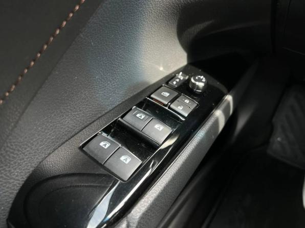 Toyota Camry VIII (XV70) с пробегом 2019 года, цена 2 699 000 рублей, 130776 км, универсал, Автокод Объявления