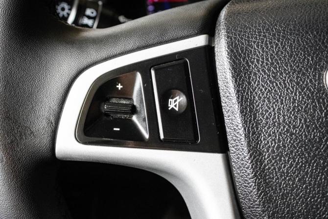 Hyundai Solaris I Рестайлинг с пробегом 2015 года, цена 999 000 рублей, 205368 км, хэтчбек, Автокод Объявления