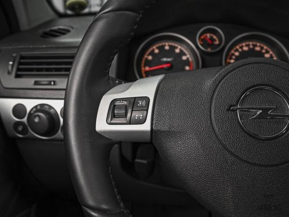 Opel Astra H Рестайлинг с пробегом 2012 года, цена 689 000 рублей, 140270 км, хэтчбек, Автокод Объявления
