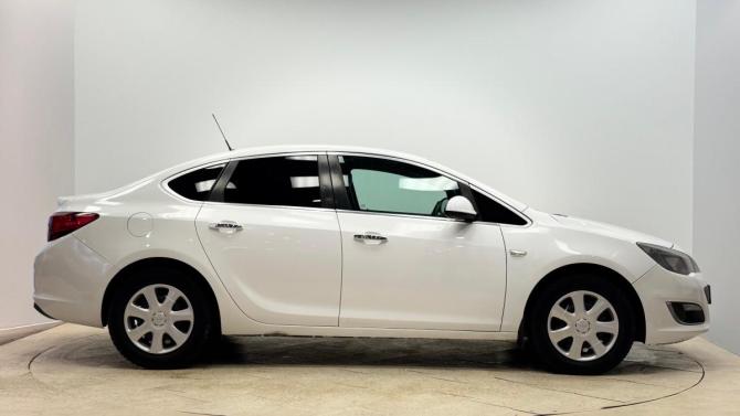 Opel Astra J Рестайлинг с пробегом 2013 года, цена 610 000 рублей, 174227 км, седан, Автокод Объявления