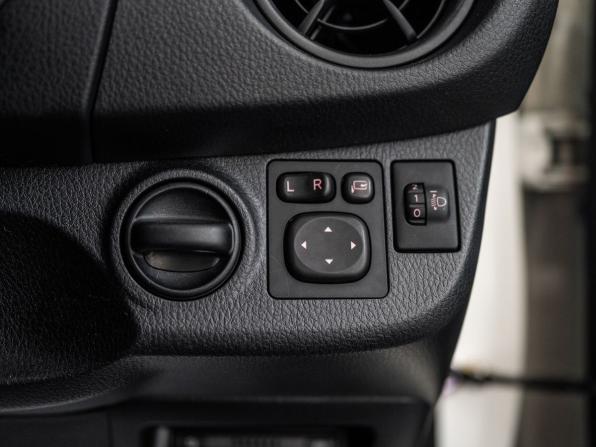 Toyota Vitz III (XP130) Рестайлинг 2 с пробегом 2019 года, цена 930 300 рублей, 77800 км, хэтчбек, Автокод Объявления