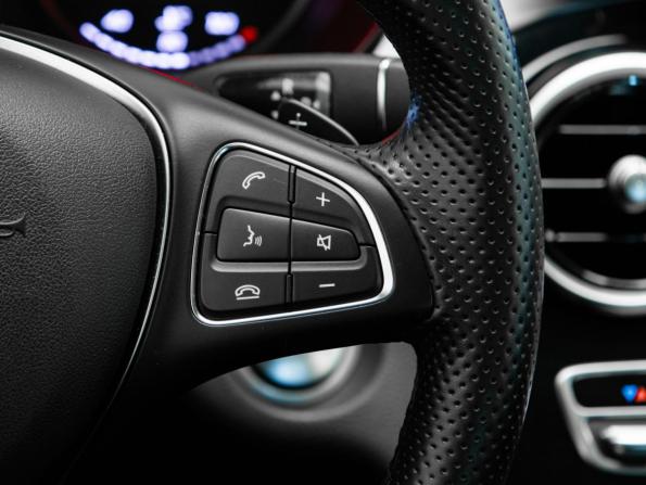 Mercedes-Benz C-Класс IV (W205) с пробегом 2015 года, цена 2 675 000 рублей, 58023 км, седан, Автокод Объявления