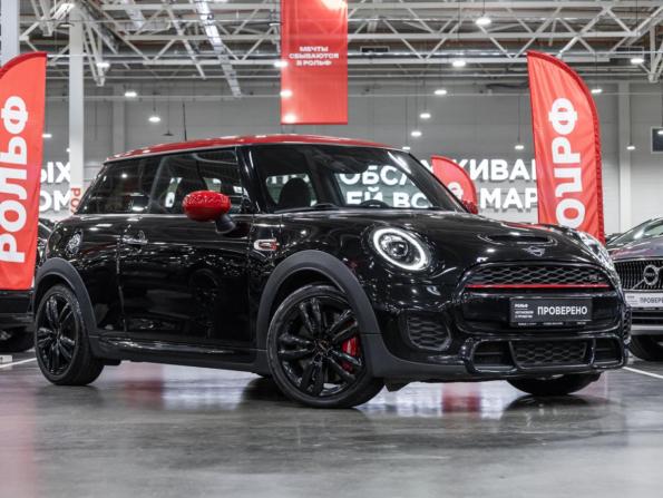 Mini Hatch III (F55/F56) Рестайлинг с пробегом 2019 года, цена 2 780 000 рублей, 54711 км, хэтчбек, Автокод Объявления