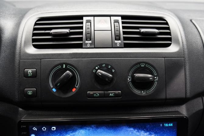 Skoda Fabia II Рестайлинг с пробегом 2013 года, цена 775 000 рублей, 222000 км, хэтчбек, Автокод Объявления