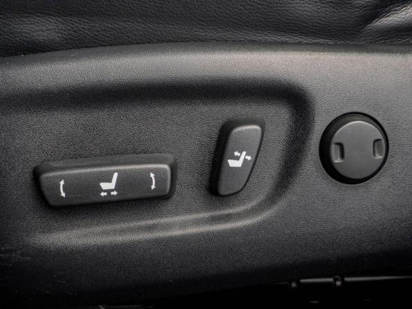 Toyota RAV4 IV (XA40) с пробегом 2015 года, цена 2 459 000 рублей, 89997 км, внедорожник, Автокод Объявления