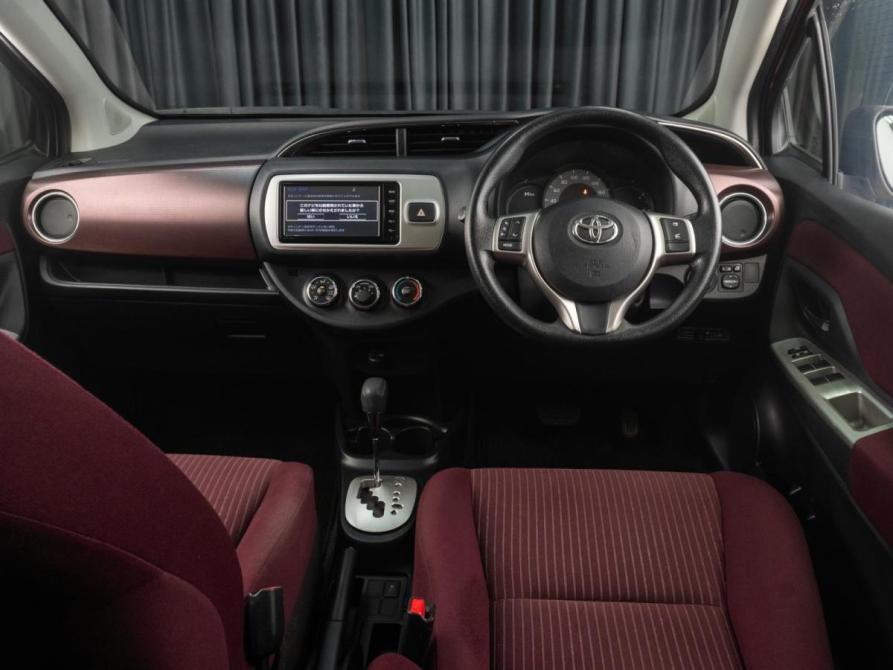 Toyota Vitz III (XP130) Рестайлинг Тюмень  - изображение 6