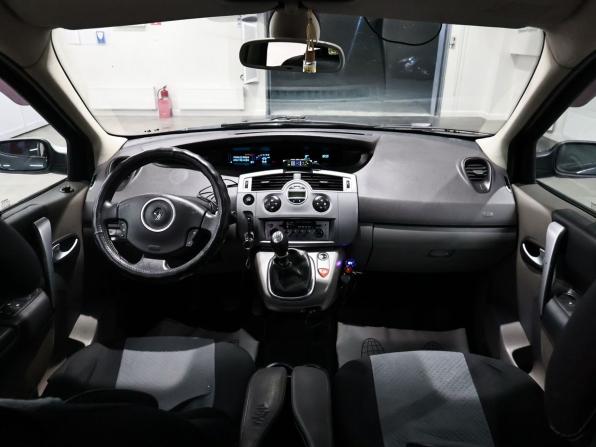 Renault Scenic II Рестайлинг с пробегом 2009 года, цена 536 000 рублей, 283551 км, компактвэн, Автокод Объявления