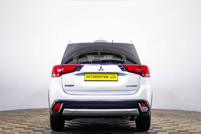 Mitsubishi Outlander III Рестайлинг 2 с пробегом 2017 года, цена 1 859 000 рублей, 200125 км, внедорожник, Автокод Объявления