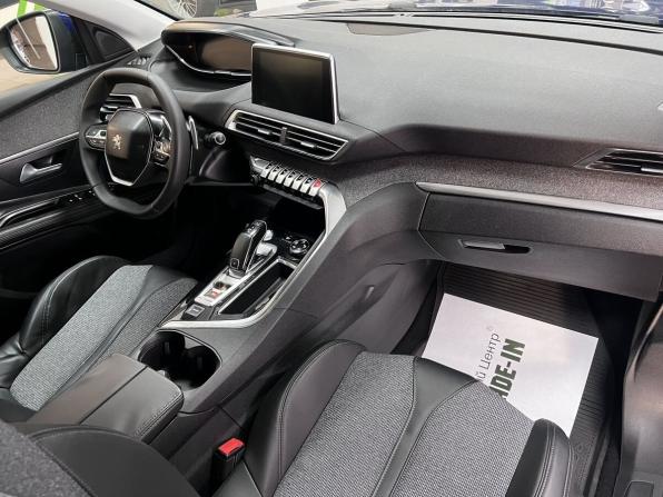 Peugeot 3008 II с пробегом 2017 года, цена 1 515 000 рублей, 182734 км, внедорожник, Автокод Объявления