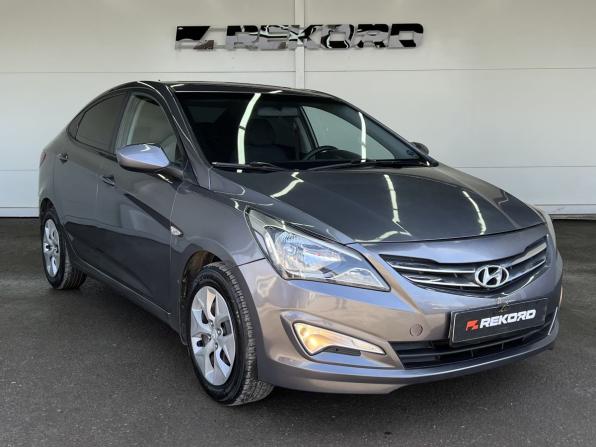 Hyundai Solaris I Рестайлинг с пробегом 2015 года, цена 899 000 рублей, 140554 км, седан, Автокод Объявления