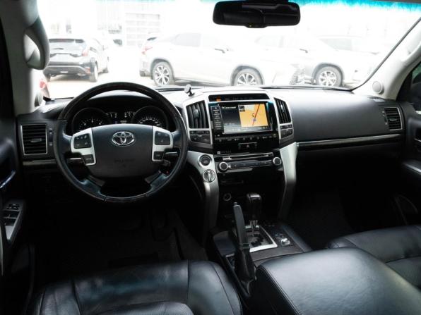 Toyota Land Cruiser 200 Series Рестайлинг 1 с пробегом 2014 года, цена 4 361 000 рублей, 351357 км, внедорожник, Автокод Объявления