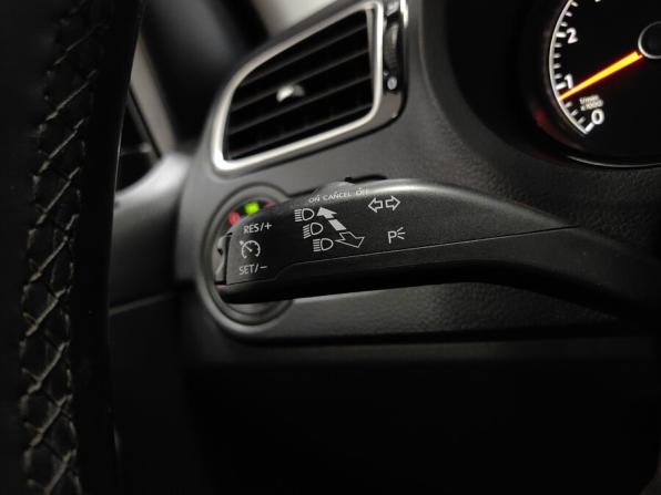 Volkswagen Polo V Рестайлинг с пробегом 2018 года, цена 804 000 рублей, 212000 км, седан, Автокод Объявления